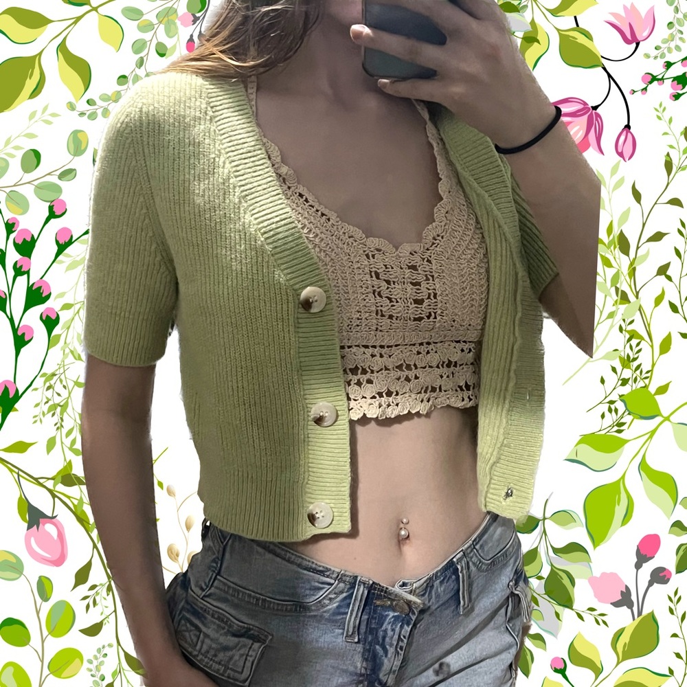 Cropped green buttoned cardigan